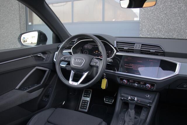 Audi Q3 45 TFSI e S edition | S-Line | Pano | Virtual | Memory Seats | B&O Audio | Matrix LED | Sfeer | 20 Inch Performance | Black Optic | DAB | Carplay | ACC | Climate | BTW | 1 Eigenaar | Dealer Onderhouden | Garantie