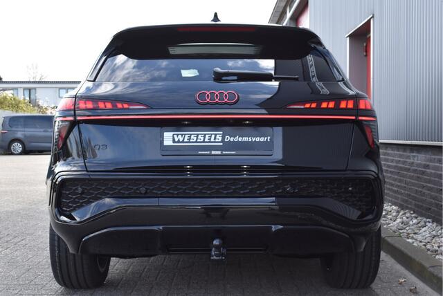 Audi Q3 35 TFSI S line S tronic NIEUWE TYPE, Panorama, Elek. trekhaak, Adaptive cruise, Camera, Virtual, Stoelverwarming