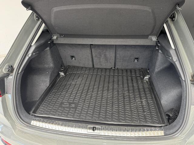 Audi Q3 35 TFSI Advanced Edition | Navigatie | Parkeersensoren | Trekhaak | Stoelverwarming |