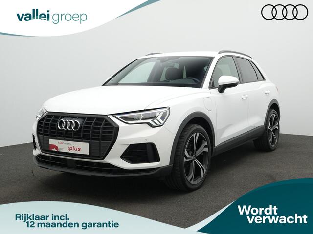Audi Q3 45 TFSI e 245 pk S-Line | Trekhaak | Achteruitrijcamera | Stoelverwarming | Elektrische achterklep | Navigatie