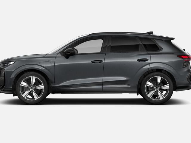 Audi Q3 1.5 200kW e-hybrid S edition 272 PK · Tech plus · Trekhaak elek. wegklapbaar · Glazen panoramadak