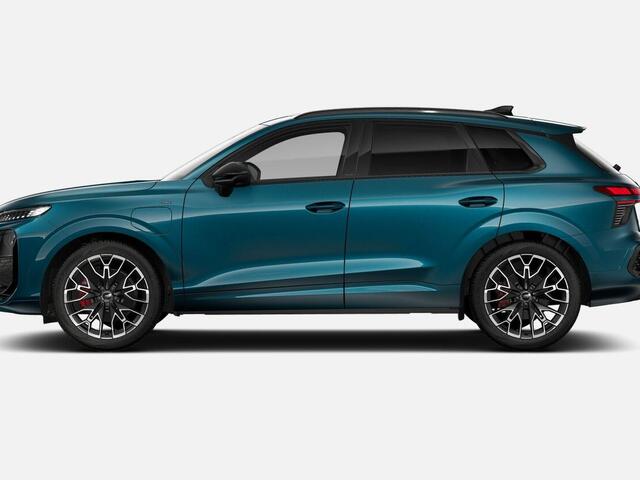 Audi Q3 1.5 200kW e-hybrid S edition 272 PK · Glazen panoramadak · Tech Pro · MMI experience pro