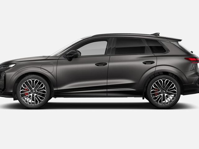 Audi Q3 1.5 200kW e-hybrid S edition 272 PK · Glazen panoramadak · Tech pro · Trekhaak elek. wegklapbaar