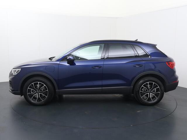 Audi Q3 45 TFSI e Advanced edition | 245 PK | Voorstoelen verwarmd | Adaptive cruise control | Parkeersensoren |