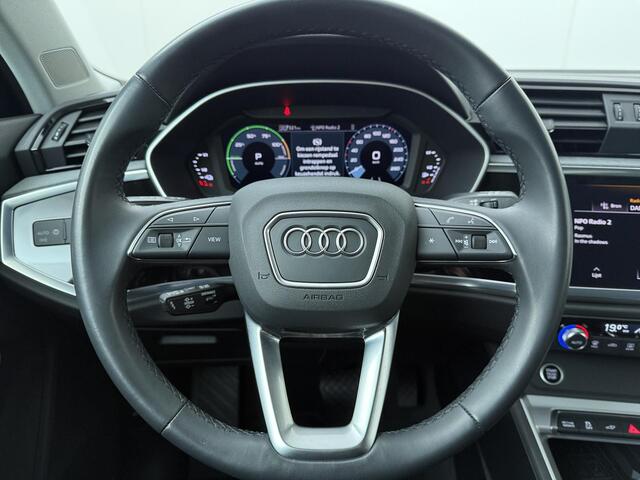 Audi Q3 45 TFSI e Advanced edition | 245 PK | Voorstoelen verwarmd | Adaptive cruise control | Parkeersensoren |