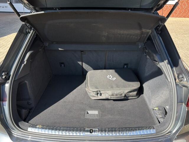 Audi Q3 45 TFSIe S LINE ZWENK.TREKHAAK/ACC/STOELVERW/20''INCH