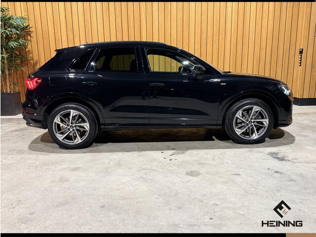 Audi Q3 45 TFSI e S edition Black edition. Trekhaak. Navi. 19 inch. Camera.