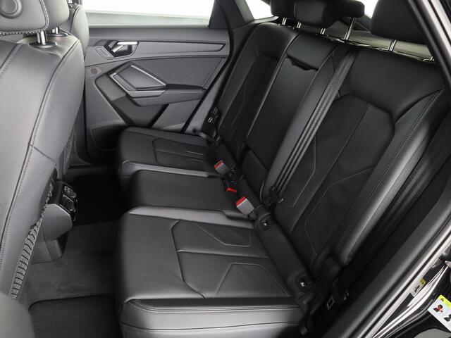 Audi Q3 Sportback 45 TFSI e S Edition 245pk | Navigatie | Stoelverwarming | Keyless Entry | Parkeercamera | 20 inch Lichtmetalen velgen