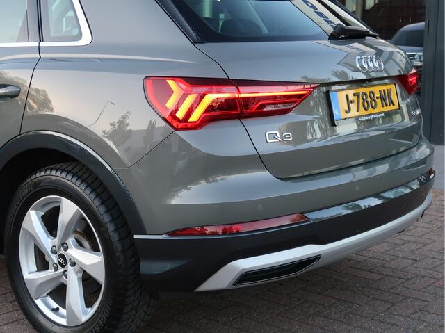 Audi Q3 35 TFSI Business Edition | Parkeer pakket | inklapbare trekhaak | Comf-stoelen |