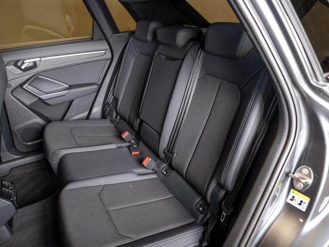 Audi Q3 35 TFSI 2x S-Line edition / 150pk / Panorama dak / Keyless / Stoelverwarming /