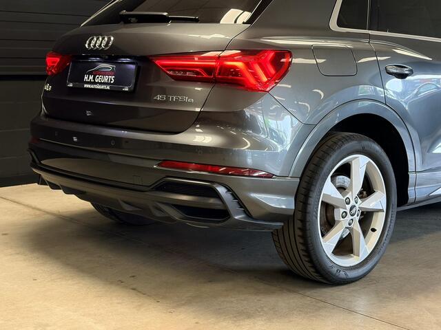 Audi Q3 4.5 TFSIe S line | 1e Eigenaar | Matrix LED | Camera | Adaptive Cruise