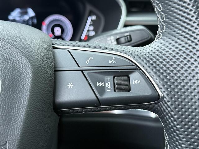 Audi Q3 35 TFSI S edition Competition | 150 PK | Automaat | Panoramadak | Matrix LED koplampen | 20" LM velgen | S line | Sonos premium sound | Dodehoek detectie |
