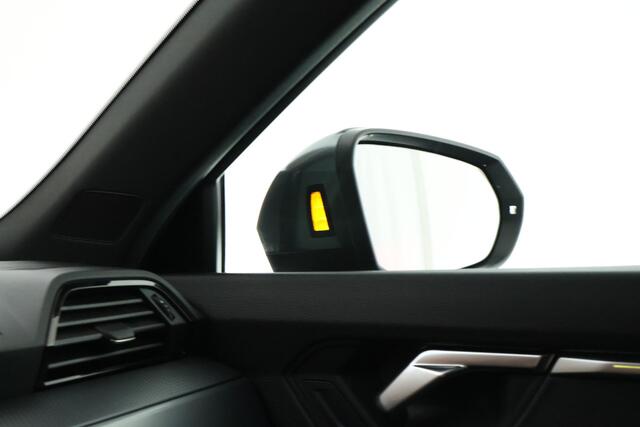 Audi Q3 Sportback 45 TFSI e 245pk S Edition Trekhaak 360Camera Elek.stoelen Stoelverwarming Keyless Panoramadak Virtual Cockpit Navigiatie 2x S-Line