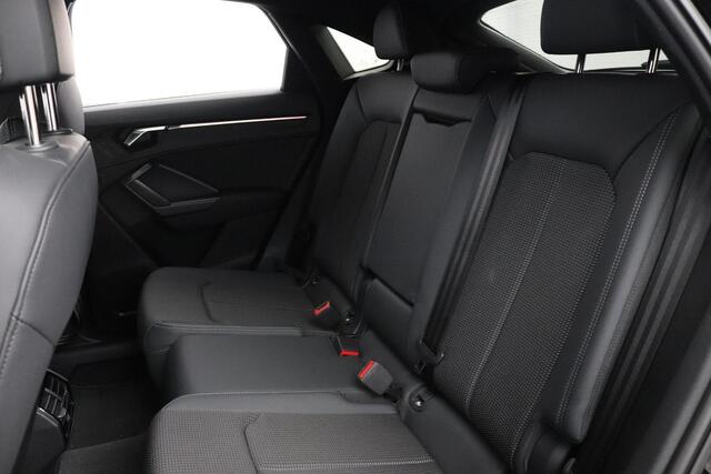 Audi Q3 Sportback 45 TFSI e S Edition | S-Line | 360 Camera | Sfeerverlichting | Trekhaak | SoH 100% |