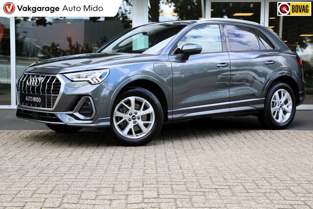 Audi Q3 45 TFSI e S line Automaat | Trekhaak | Winterbanden set