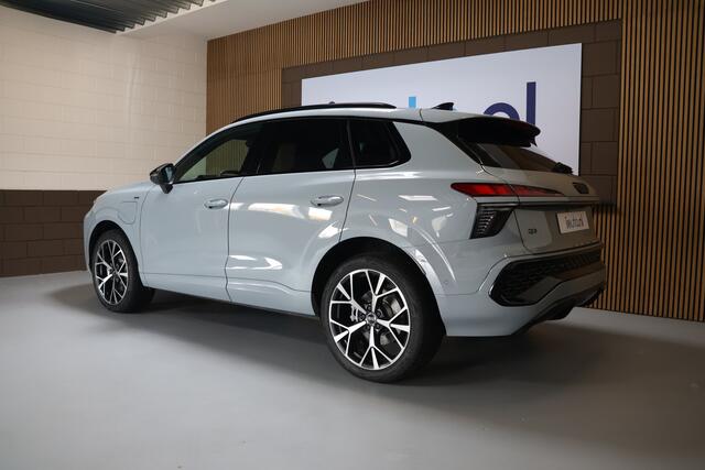 Audi Q3 1.5 200kW 272pk e-hybrid S-Line Pano/Leder/Tech Plus/Matrix LED/Camera/Elek-klep/Keyless/20"/ACC/Trekhaak wegkl.