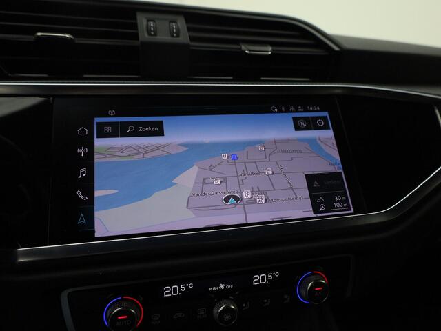 Audi Q3 45 TFSIe 180kW/245PK S Line · Panoramadak · Apple/Android Car Play · Camera + Parkeersensoren · Dodehoeksensoren · Drive select · Elektrische stoelverstelling ·
