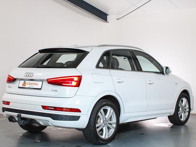 Audi Q3 1.4 TFSI CoD S-Line, Camera, LED koplampen, Trekhaak, Cruise Control, Stoelverwarming, Navigatie