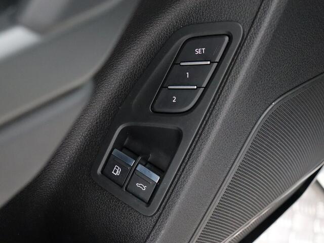 Audi Q3 45 TFSI e S edition Black optiek (Elek. trekhaak / Pano / 360 cam / ACC / Volleder / 20'')