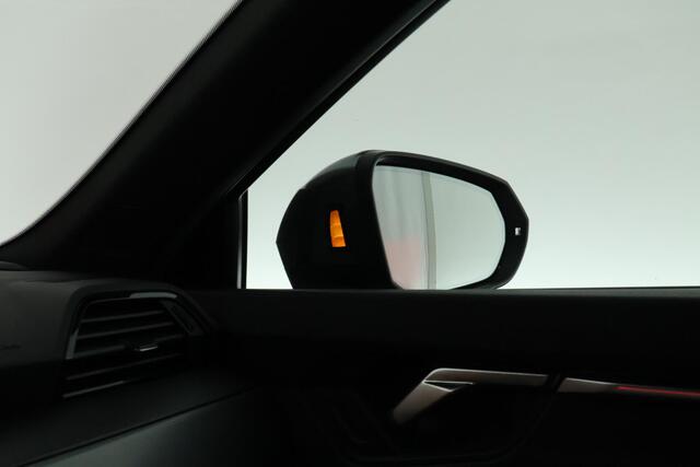 Audi Q3 Sportback 45 TFSI 245pk e S Edition Trekhaak Keyless Camera Sonos Leder Navigatie Adaptive Cruise 2x S-Line
