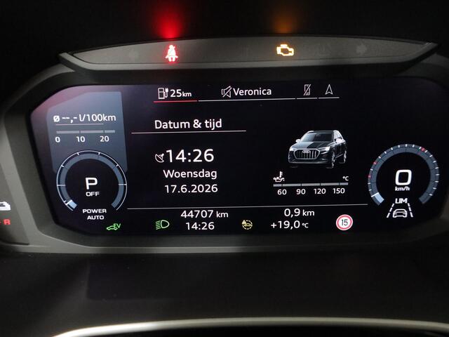 Audi Q3 45 TFSI e S edition 245 pk S-tronic | Navigatie | Panoramadak | Parkeersensoren | Achteruitrijcamera | Elektr. bestuurdersstoel | Stoelverwarming | S-Line |