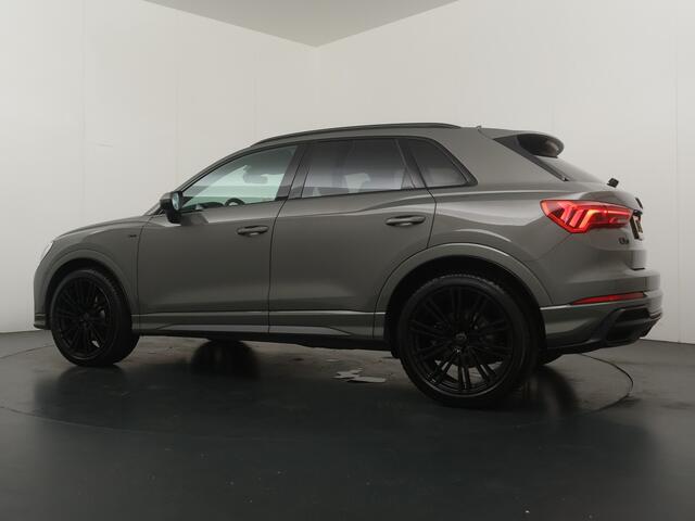 Audi Q3 40 TFSI quattro S Line edition one - Virtual cockpit - Schuif/kanteldak - Stoelverwarming - Camera - Cruisecontrol - AppleCarplay - Android Auto - Virena Zekerheidspakket 895, - BOVAG Garantie