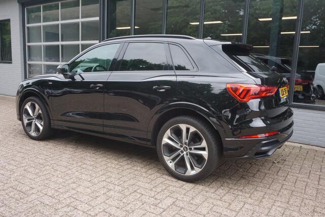 Audi Q3 45 TFSI e S edition Camera/Navi/20 Inch!
