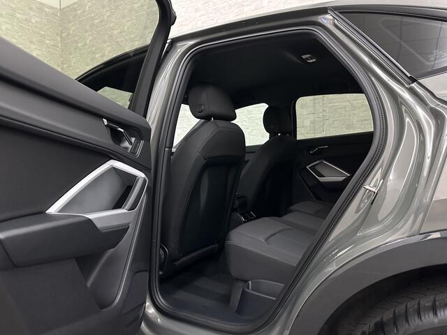 Audi Q3 Sportback 45 TFSI e 245pk S-Line | ACC | Trekhaak | Zwarte Hemelbekleding | Navi Plus | Lane Assist | Dodehoek | Lane-Assist | Stoelverwarming | Climate-Control | LED | Interieur-Voorverwarming | Bovag Garantie |