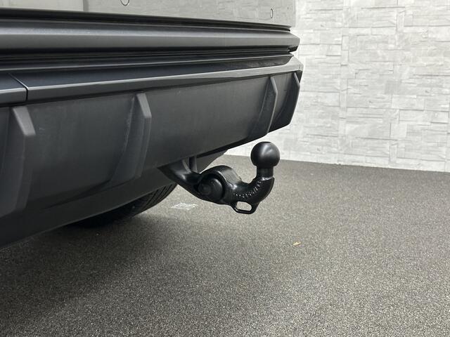 Audi Q3 Sportback 45 TFSI e 245pk S-Line | ACC | Trekhaak | Zwarte Hemelbekleding | Navi Plus | Lane Assist | Dodehoek | Lane-Assist | Stoelverwarming | Climate-Control | LED | Interieur-Voorverwarming | Bovag Garantie |