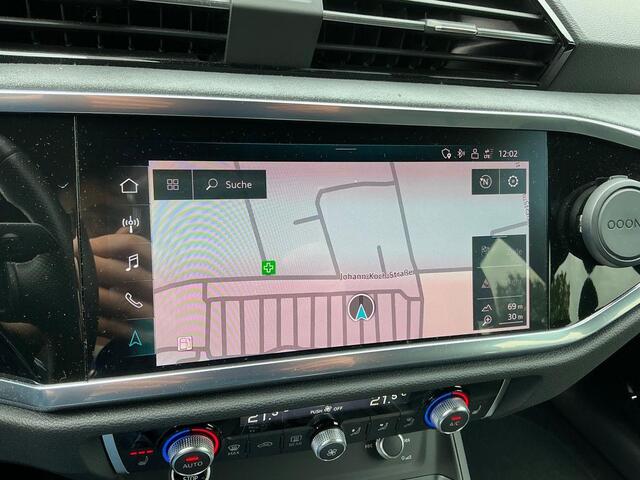 Audi Q3 Sportback 45 TFSI e S Edition | S-Line | Lederen bekleding | Trekhaak | 20 inch | Adaptive cruise control| Sonos 3D Premium sound | 360 graden camera's | Stoelverwarming