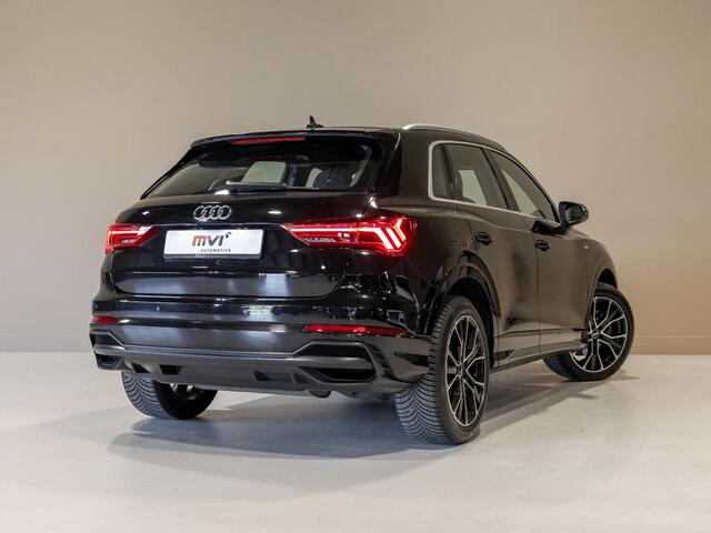 Audi Q3 45 TFSI e 2x S-Line edition / 245pk / Panorama dak / Keyless / Sfeerverlichting /