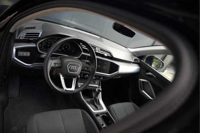 Audi Q3 45 TFSI e Advanced edition | Stoelverwarming | Navigatie | Parkeersensoren | Cruise Control | Matrix LED | DAB | Parkeersensoren | Nanograu