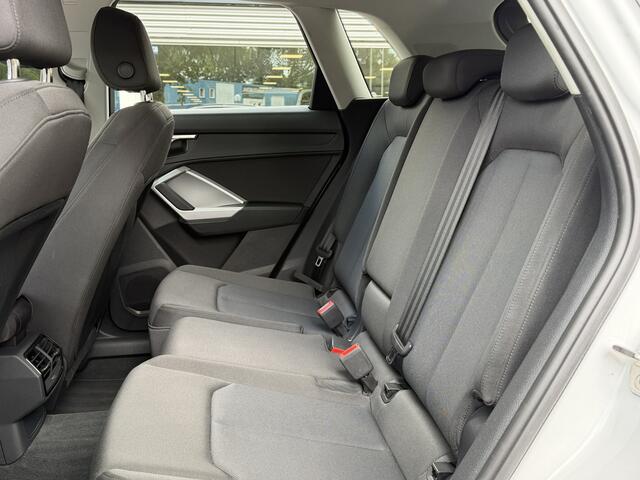 Audi Q3 35 TFSI | CarPlay | ACC | Dodehoek | Trekhaak wegklapbaar