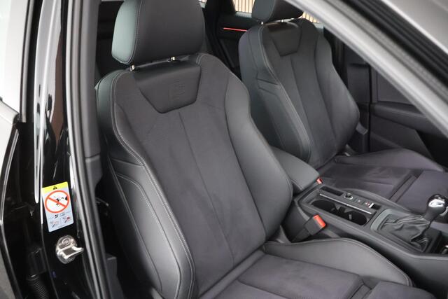 Audi Q3 Sportback 45 TFSI 245pk e S Edition Stoelverwarming Keyless Panoramadak Adaptive Cruise 2x S-Line