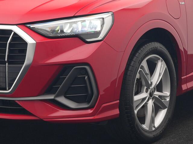 Audi Q3 45 TFSI e S Line PHEV 245pk Dealer O.H. | Trekhaak Af Fabriek | Camera | Blis | Stoelverwarming | Apple Carplay | Virtual Cockpit | Lane Assist | DAB | Cruise Control | 19"L.M | Plug In Hybrid |