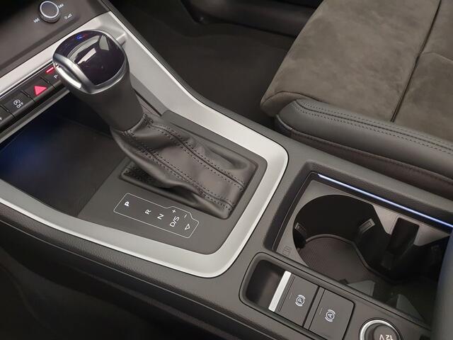 Audi Q3 35 TFSI 150pk S-Tronic S-Line Panoramadak, Virtual cockpit, Camera