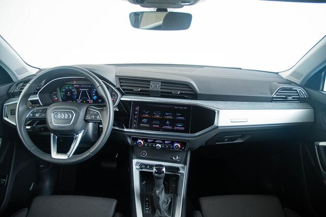 Audi Q3 45 TFSI e Advanced edition Sportstoelen - Stoelverwarming - Comfortsleutel - Adaptive Cruise Control - Audi smartphone interface - Parkeerhulp plus