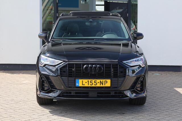 Audi Q3 45 TFSI e S edition MF Sportstuur afgevlakt, panoramadak, verwarmbare voorstoelen, comfortsleutel, autmatisch dimmende binnenspiegel, Optiek pakket zwart, 20" LM velgen, hout klavierlak zwart, spiegels automatisch dimmend, Audi virtueel cockpit Plus, Bang