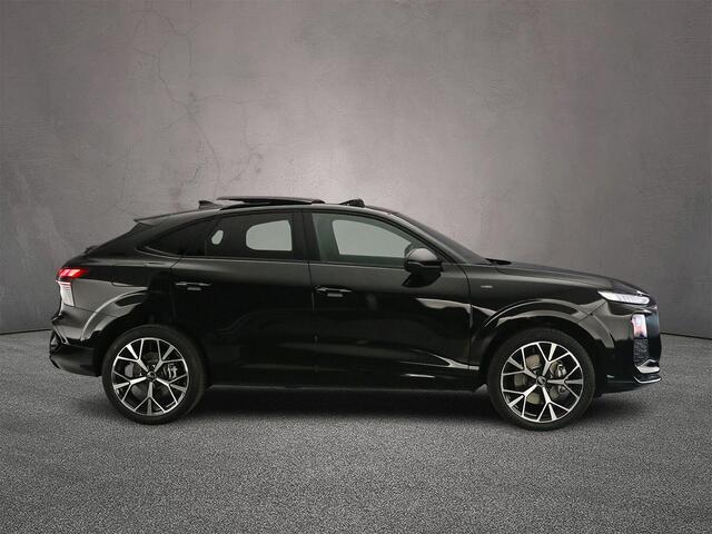 Audi Q3 Sportback 1.5 e-hybrid S edition | Panorama Dak | Adaptieve Cruise | Camera | Apple/Android Play | Optiepakket | LED verlichting pakket |