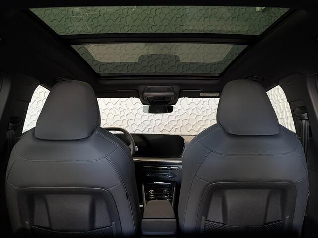 Audi Q3 1.5 e-hybrid |S edition | 272pk | Leer | Pano | Trekhaak | Stoel/Stuur verw | Matrix Led | 20'' Lmv S Line | S-Line | S-edtion