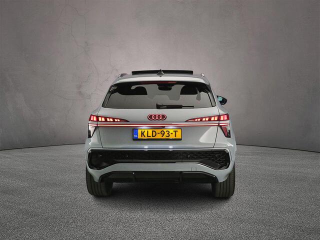 Audi Q3 1.5 e-hybrid S edition | Adaptieve Cruise | Panorama Dak | Camera | Navi | Ambient Light | Optiepakket | Tech Pack Plus |