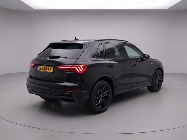 Audi Q3 45 TFSI e S edition 245pk | Panoramadak | Stoelverwarming | Elek. verst. stoelen | Camera | Ambiente verlichting