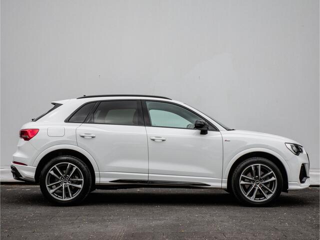 Audi Q3 45 TFSI e 245pk S edition Sportstoelen/ Virtual dash./ Camera/ Blindspot/ Adapt. cruise/ DAB