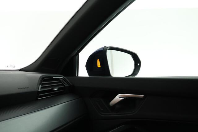 Audi Q3 45 TFSIe 245pk S edition Trekhaak Keyless Stoelverwarming Navigatie Adaptive Cruise