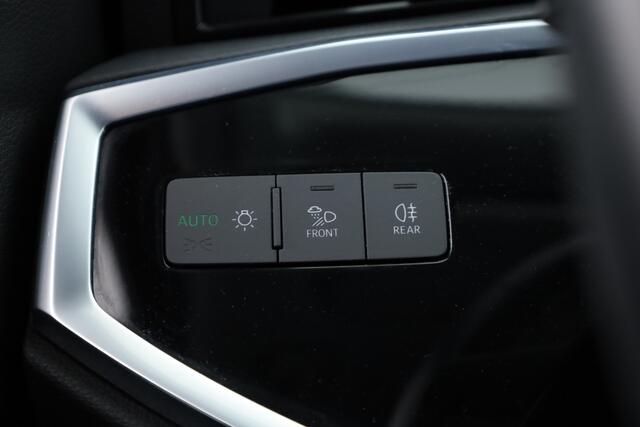 Audi Q3 35 TFSI 150PK S-Line | Rijklaar! | Dig. Cockpit | Adapt. Cruise | Stoelverw. | Camera+PDC | Nav+App. Connect | Elek. Klep | Climate | LED | 18'' | DAB | V