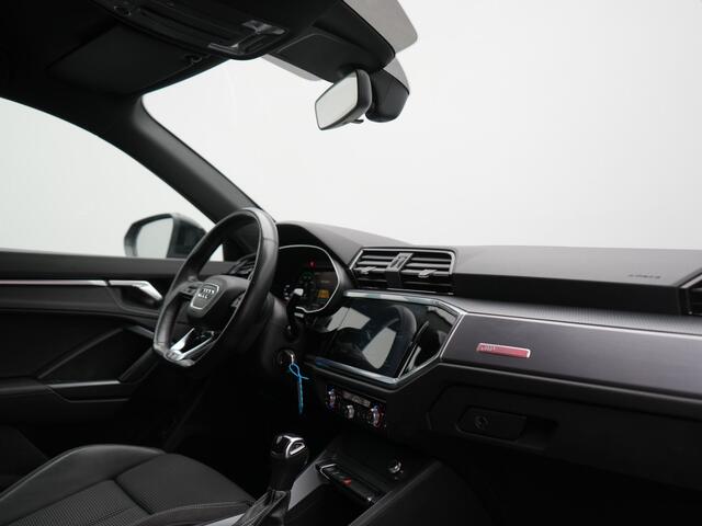 Audi Q3 Sportback 45 TFSI e 2x S Line PHEV 245pk Dealer O.H. | Trekhaak Af Fabriek | Blis | Sportstoelen Verwarmd | Apple Carplay | Sfeerverlichting | Navigatie | DAB | 19"L.M | Virtual | Plug In Hybrid |