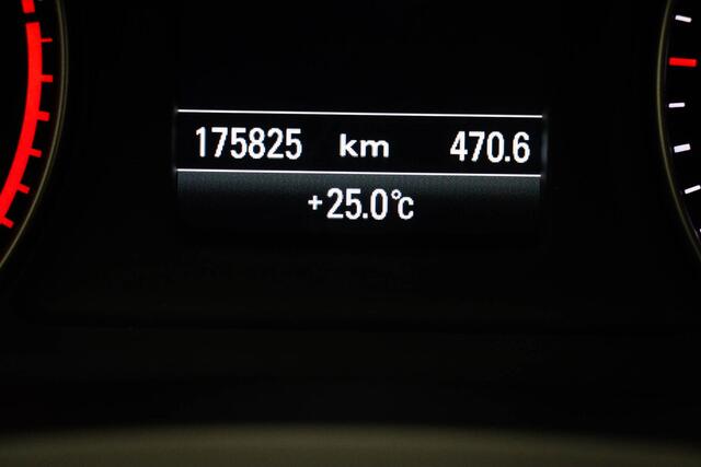 Audi Q3 1.4 TFSI CoD Sport Advance Sport | LED | HALF LEDER | STOELVERWARMING | NAVIGATIE | PDC | 18"