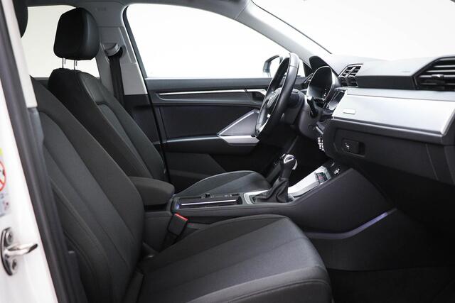 Audi Q3 45 TFSI e S edition | PARKEER / KEYLESS- PACK | STOELVERWARMING | DAB | APPLE | TREKHAAK | 19"