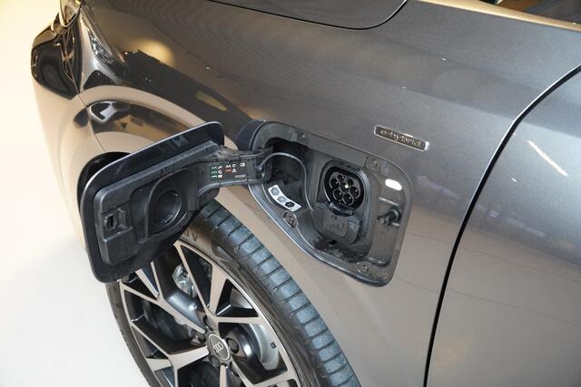 Audi Q3 1.5/272pk 200kW e-hybrid S-Line Blackstyle|2025|LED|Cruise+ACC|Keyless|Blindspot|PDC+Assist+Camera|20"LMV|Stoelverwarming