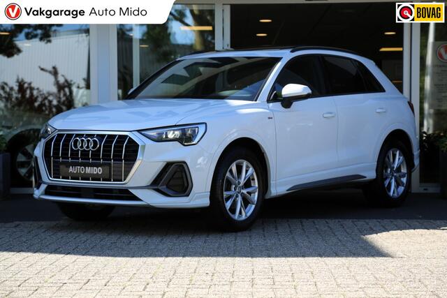 Audi Q3 35 TFSI S line | Panorama | Trekhaak | Sport-chassis